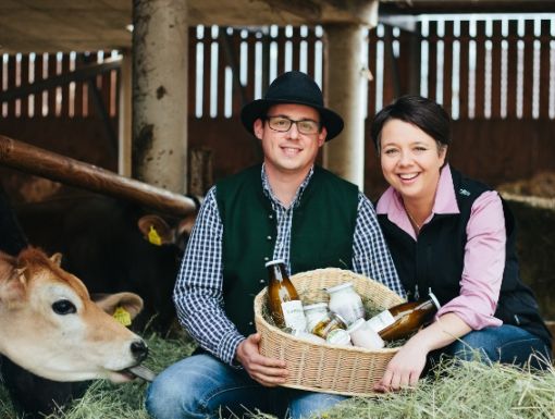 Familie Voglauer (Biohof Kumer in der südkärntner Gemeinde LUDMANNSDORF / BILČOVS). Betriebsführerin DI Olga Voglauer.